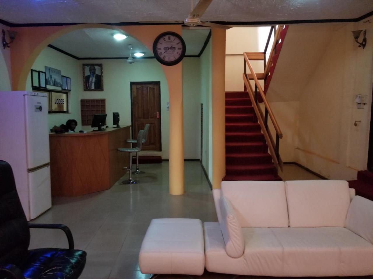 Nass Lodge Sunyani Bagian luar foto